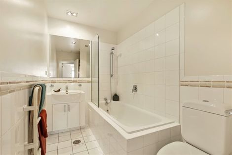 Photo of property in Highgate Towers, 5c/8 Howe Street, Freemans Bay, Auckland, 1011
