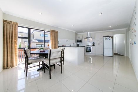 Photo of property in 213 Halsey Drive, Lynfield, Auckland, 1042