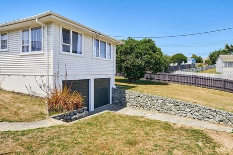 Photo of property in 9 Falcon Street, Cannons Creek, Porirua, 5024