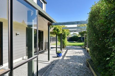 Photo of property in 6 Luxton Place, Rangiora, 7400