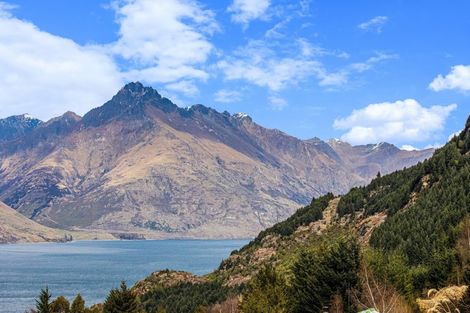 Photo of property in 9 Caples Place, Fernhill, Queenstown, 9300