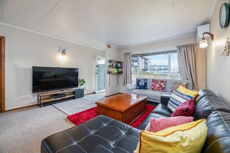 Photo of property in 2/29 Nikau Street, New Lynn, Auckland, 0600