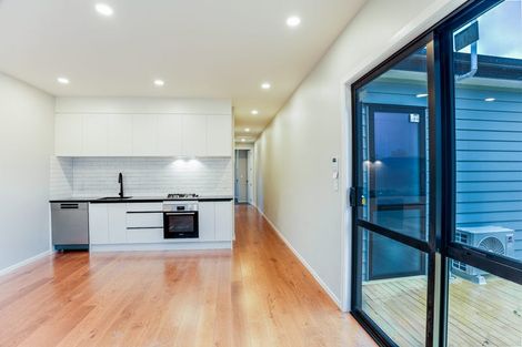 Photo of property in 11 Lewis Younie Road, Kumeu, 0810