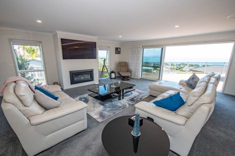 Photo of property in 11 Midgard Road, Coopers Beach, 0420