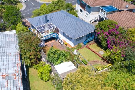 Photo of property in 18 Felgrove Street, Glendene, Auckland, 0602