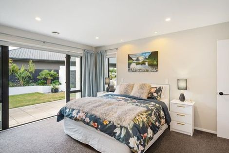 Photo of property in 3 Fieldmoor Place, Parklands, Christchurch, 8083