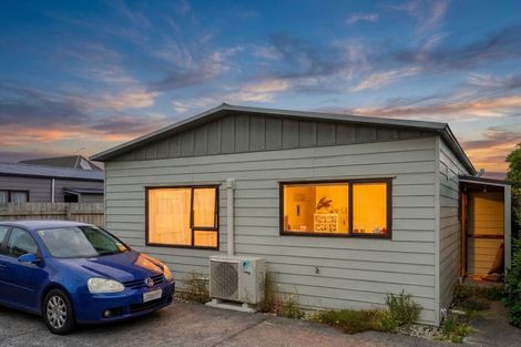 Photo of property in 13c Burns Street, South Dunedin, Dunedin, 9012