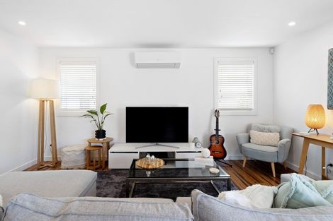 Photo of property in 15a Alberta Street, Point Chevalier, Auckland, 1022