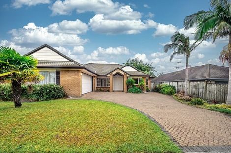 Photo of property in 103 Golfland Drive, Golflands, Auckland, 2013