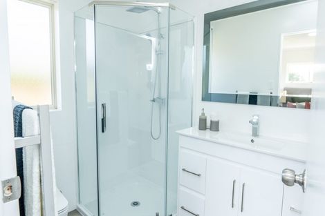 Photo of property in 5 Greta Banks Place, Wattle Downs, Auckland, 2103