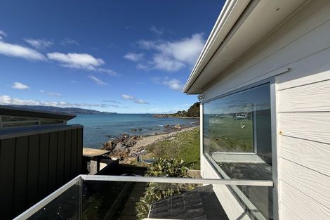Photo of property in 281 Queens Drive, Lyall Bay, Wellington, 6022