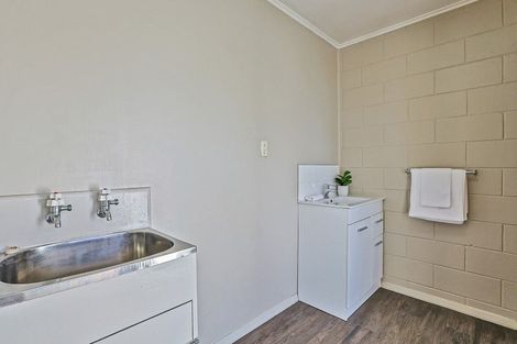 Photo of property in 2/65 Middle Road, Havelock North, 4130