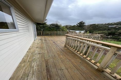 Photo of property in 33 Woolwich Close, Whitby, Porirua, 5024