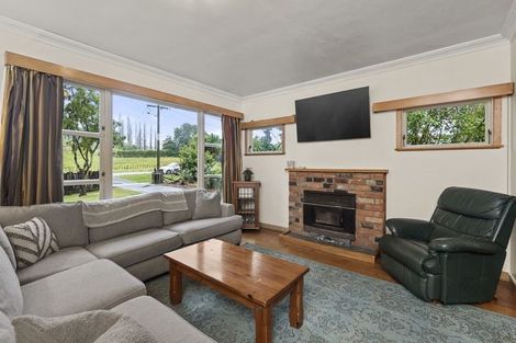 Photo of property in 36 Ongo Road, Hunterville, 4730