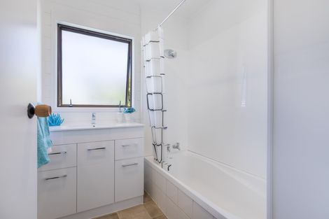 Photo of property in 114 Pooks Road, Ranui, Auckland, 0612