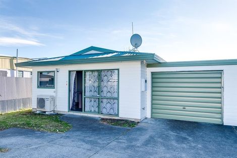 Photo of property in 2/13 Ted Harpur Place, Onekawa, Napier, 4110