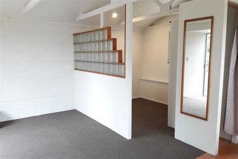 Photo of property in 19 Chivalry Road, Glenfield, Auckland, 0629