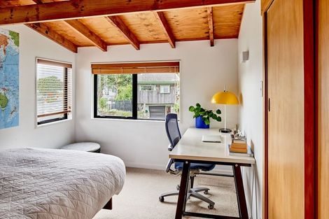 Photo of property in 85 Muritai Road, Eastbourne, Lower Hutt, 5013