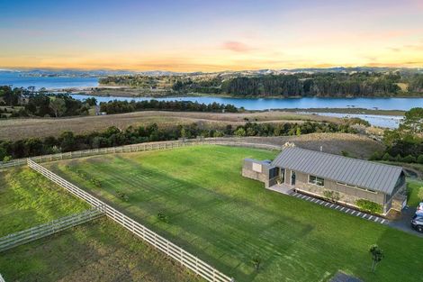 Photo of property in 175 Broomfields Road, Whitford, 2571