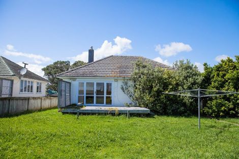 Photo of property in 30 Roberts Avenue, Bayswater, Auckland, 0622