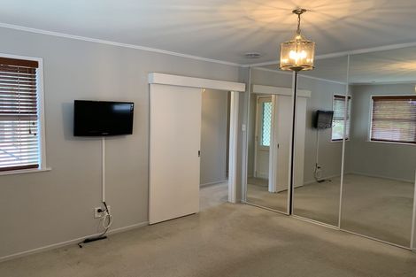 Photo of property in 57 Avonleigh Road, Green Bay, Auckland, 0604