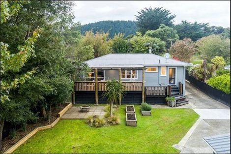 Photo of property in 9 Aorangi Road, Paraparaumu, 5032