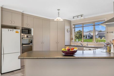 Photo of property in 9 Magnolia Rise, Waipahihi, Taupo, 3330