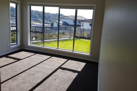 Photo of property in 14 Omaka Place, Aotea, Porirua, 5024