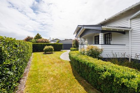 Photo of property in 6 Rosalie Terrace, Kelvin Grove, Palmerston North, 4414