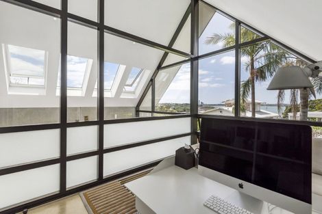 Photo of property in 81 Queen Street, Northcote Point, Auckland, 0627