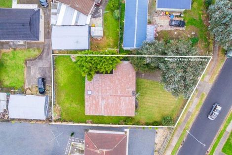 Photo of property in 47 Staverton Crescent, Mangere, Auckland, 2022