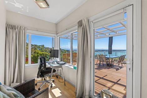 Photo of property in 24 Maffeys Road, Mount Pleasant, Christchurch, 8081