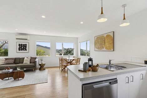 Photo of property in 35 Chartwell Drive, Crofton Downs, Wellington, 6035