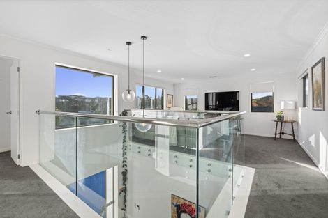 Photo of property in 16 Syd Grant Crescent, Orewa, 0931