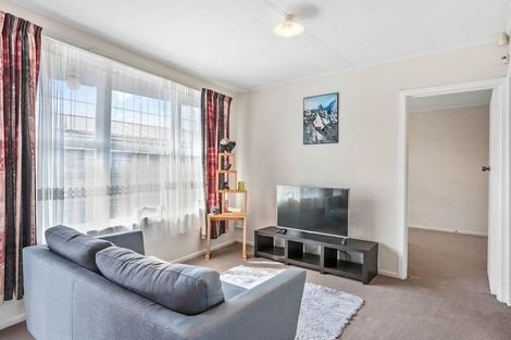 Photo of property in 2/84 Portage Road, New Lynn, Auckland, 0600
