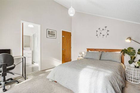 Photo of property in 7137/135 Manuka Road, Bayview, Auckland, 0629