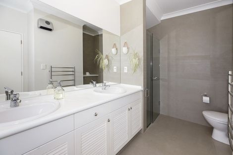 Photo of property in 65 The Cliffs, Britannia Heights, Nelson, 7010