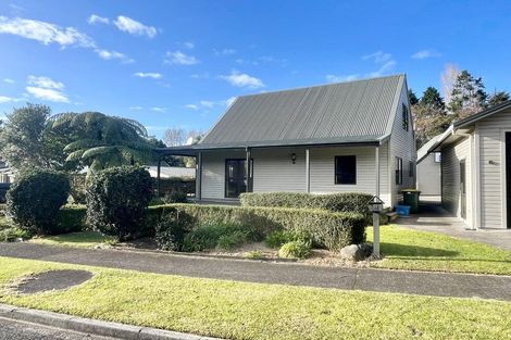 Photo of property in 69 Arundel Crescent, Westown, New Plymouth, 4310