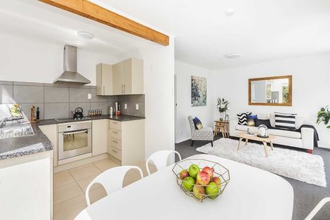 Photo of property in 2/59 Hungerford Road, Houghton Bay, Wellington, 6023