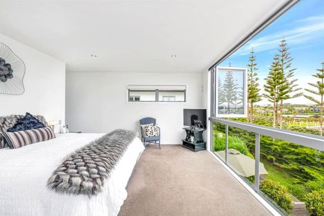 Photo of property in 81 Pine Harbour Parade, Beachlands, Auckland, 2018