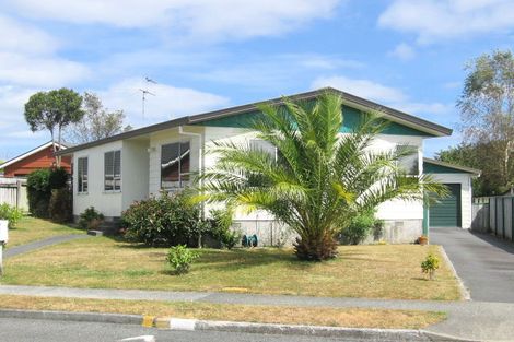 Photo of property in 17 Memphis Grove, Totara Park, Upper Hutt, 5018