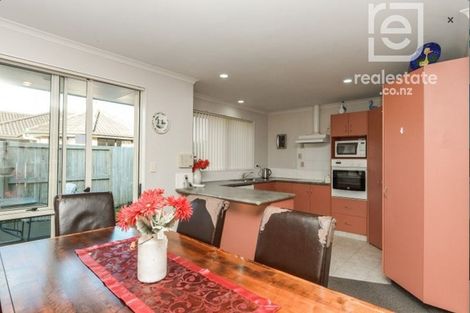 Photo of property in 17 Farnham Close, Rototuna North, Hamilton, 3210