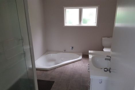 Photo of property in 39 Bayview Road, Browns Bay, Auckland, 0630