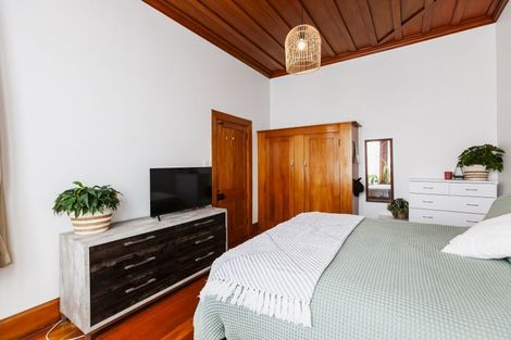 Photo of property in 149 Wellesley Road, Napier South, Napier, 4110