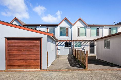 Photo of property in 9l Clearwater Cove, West Harbour, Auckland, 0618