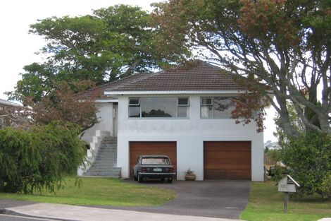 Photo of property in 130 Aberdeen Road, Campbells Bay, Auckland, 0620