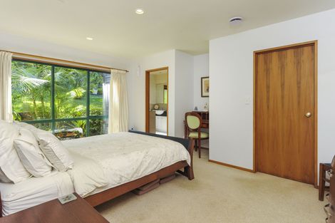 Photo of property in 30 Cochran Road, Oratia, Auckland, 0604