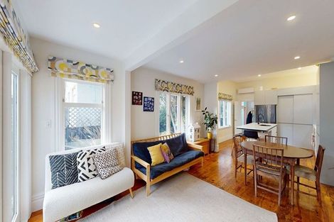 Photo of property in 188 The Parade, Island Bay, Wellington, 6023