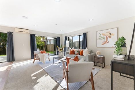 Photo of property in 2/3 Domain Road, Glenfield, Auckland, 0629