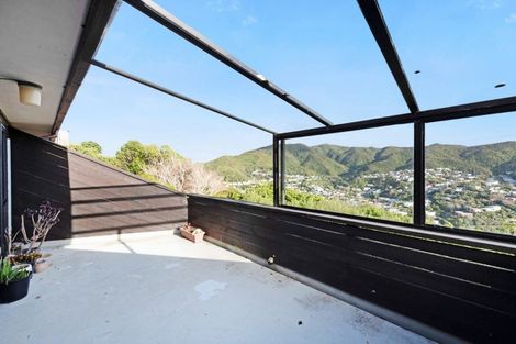 Photo of property in 16a Parklands Drive, Karori, Wellington, 6012